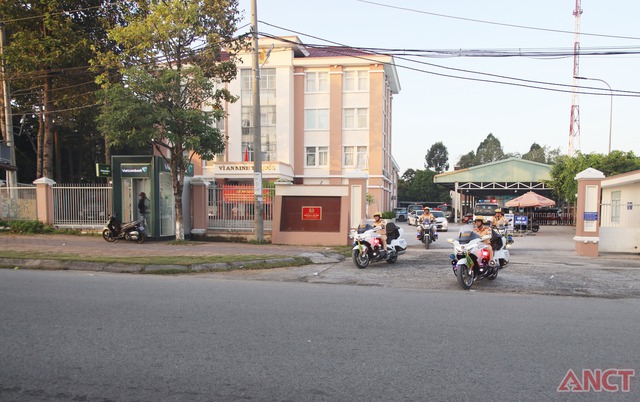 TP Cần Thơ: Ra quân bảo đảm TTATGT phục vụ các ngày lễ lớn- Ảnh 3. TP Cần Thơ: Ra quân bảo đảm TTATGT phục vụ các ngày lễ lớn- Ảnh 3.