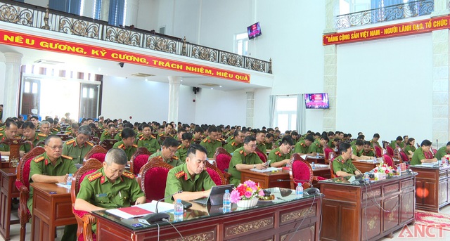 Văn phòng Cơ quan CSĐT Công an TP Cần Thơ sơ kết công tác 6 tháng đầu năm 2025- Ảnh 1. Văn phòng Cơ quan CSĐT Công an TP Cần Thơ sơ kết công tác 6 tháng đầu năm 2025- Ảnh 1.