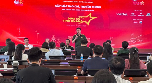"Dưới cờ vinh quang" - Tỏa sáng phẩm chất bộ đội Cụ Hồ- Ảnh 1. "Dưới cờ vinh quang" - Tỏa sáng phẩm chất bộ đội Cụ Hồ- Ảnh 1.