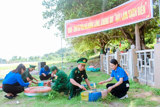 Đồn Biên phòng Tiên Hải: Góp sức bảo vệ chủ quyền, giữ sạch môi trường biển đảo- Ảnh 7.