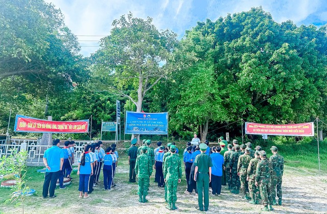 Đồn Biên phòng Tiên Hải: Góp sức bảo vệ chủ quyền, giữ sạch môi trường biển đảo- Ảnh 1.