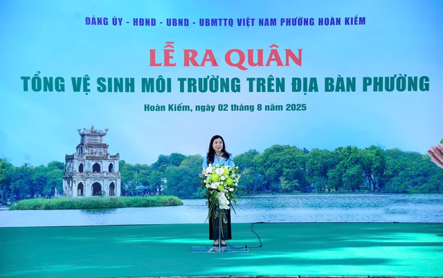 Phường Hoàn Kiếm ra quân tổng vệ sinh môi trường- Ảnh 3. Phường Hoàn Kiếm ra quân tổng vệ sinh môi trường- Ảnh 3.