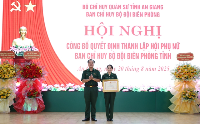 Thành lập Hội Phụ nữ Ban Chỉ huy BĐBP tỉnh An Giang- Ảnh 4. Thành lập Hội Phụ nữ Ban Chỉ huy BĐBP tỉnh An Giang- Ảnh 4.