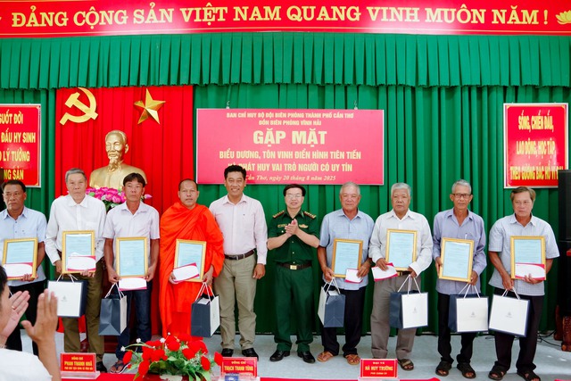 Đồn BP Vĩnh Hải: Phát huy vai trò người có uy tín, gương điển hình tiên tiến trong bảo vệ biên giới biển- Ảnh 3.
