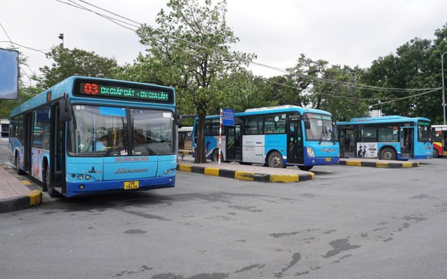 Hà Nội: Tạm dừng hoạt động 19 tuyến buýt phục vụ Tổng hợp luyện lần 1- Ảnh 1.