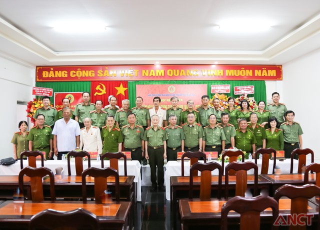 Hội cựu CAND TP Cần Thơ họp mặt kỷ niệm 80 năm Ngày truyền thống CAND Việt Nam- Ảnh 3. Hội cựu CAND TP Cần Thơ họp mặt kỷ niệm 80 năm Ngày truyền thống CAND Việt Nam- Ảnh 3.