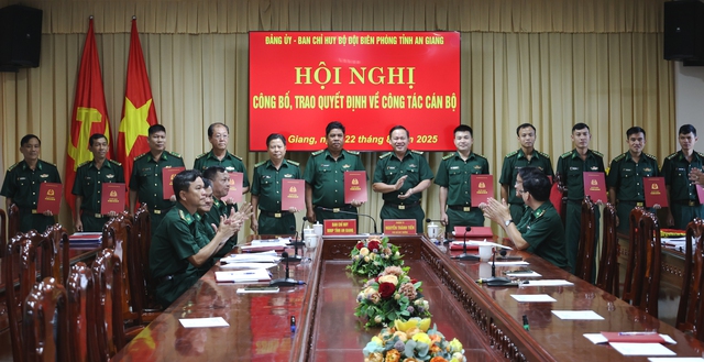 Ban chỉ huy BĐBP tỉnh An Giang trao quyết định công tác cán bộ- Ảnh 1.