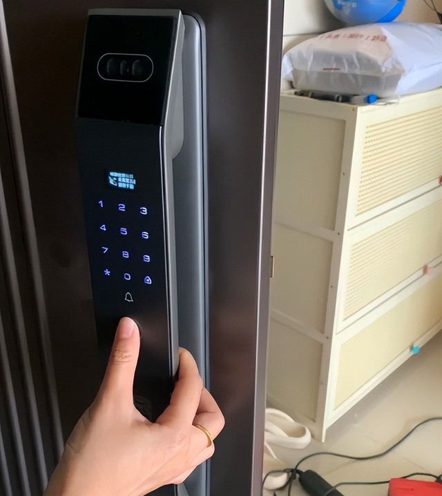 Khóa cơ thành dĩ vãng, khóa thông minh top 1 thị trường: 4 lý do thuyết phục đến mức nhân sinh không còn đường cãi!- Ảnh 1.