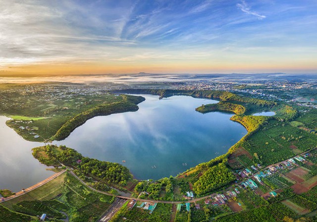 Gia Lai: Phê duyệt quy hoạch Khu du lịch Biển Hồ - Chư Đăng Ya rộng 6.300 ha- Ảnh 1. Gia Lai: Phê duyệt quy hoạch Khu du lịch Biển Hồ - Chư Đăng Ya rộng 6.300 ha- Ảnh 1.