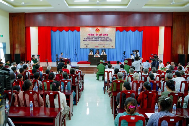 Tổ chức phiên tòa giả định tuyên truyền, phổ biến pháp luật về chống khai thác IUU- Ảnh 1.