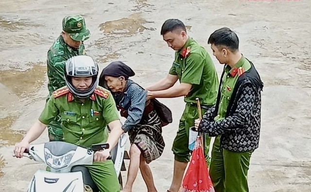 Các xã miền núi Thanh Hóa khẩn trương di dời người dân ở khu vực nguy hiểm đến nơi an toàn- Ảnh 2. Các xã miền núi Thanh Hóa khẩn trương di dời người dân ở khu vực nguy hiểm đến nơi an toàn- Ảnh 2.