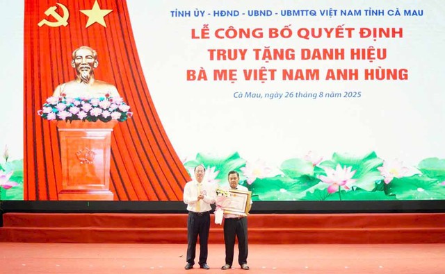 Cà Mau họp mặt kỷ niệm 80 năm Cách mạng Tháng Tám và Quốc khánh 2/9- Ảnh 3.