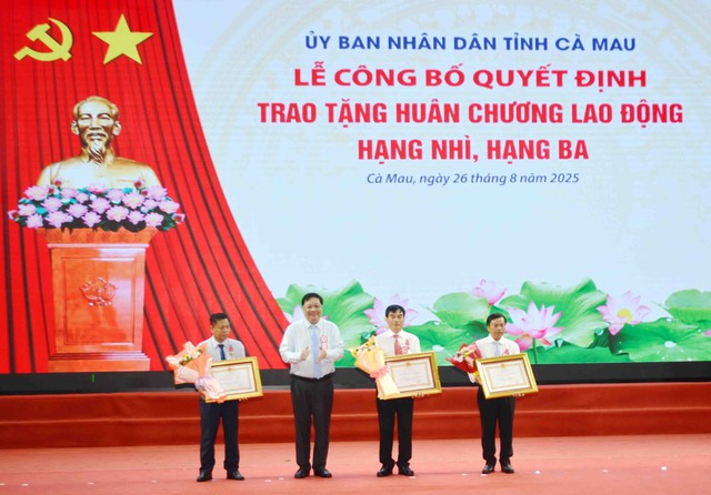Cà Mau họp mặt kỷ niệm 80 năm Cách mạng Tháng Tám và Quốc khánh 2/9- Ảnh 5.