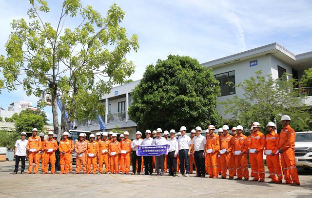 Điện lực miền Trung lên đường hỗ trợ khắc phục lưới điện sau bão số 5- Ảnh 1. Điện lực miền Trung lên đường hỗ trợ khắc phục lưới điện sau bão số 5- Ảnh 1.