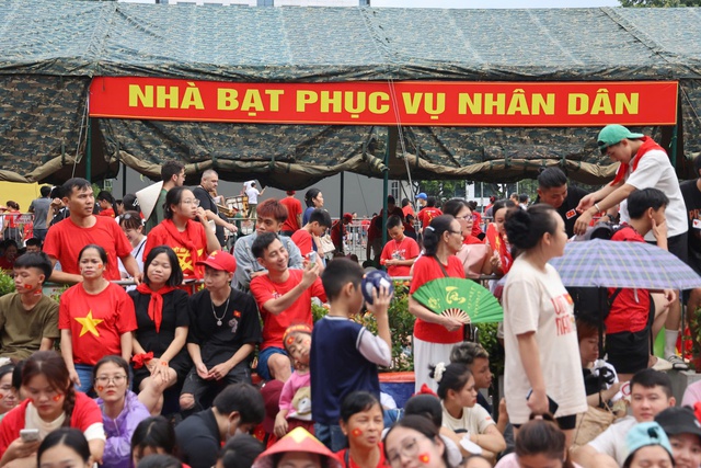 Hà Nội: Lắp dựng 10 nhà bạt dã chiến tại 5 vị trí phục vụ Lễ diễu binh, diễu hành A80- Ảnh 1. Hà Nội: Lắp dựng 10 nhà bạt dã chiến tại 5 vị trí phục vụ Lễ diễu binh, diễu hành A80- Ảnh 1.