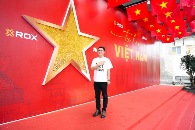 Điểm “check-in yêu nước” cực hot trên đường Nguyễn Chí Thanh- Ảnh 2.