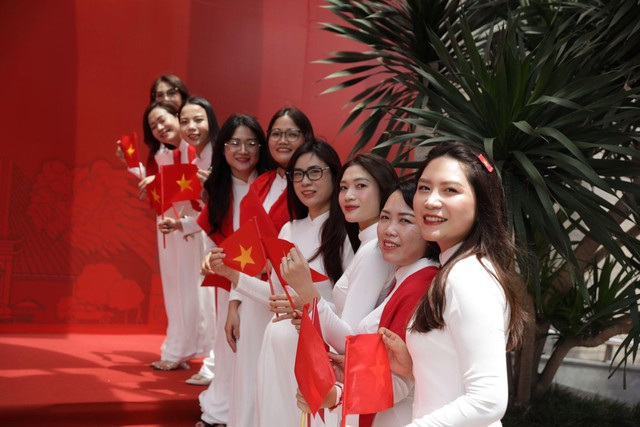 Điểm “check-in yêu nước” cực hot trên đường Nguyễn Chí Thanh- Ảnh 3.