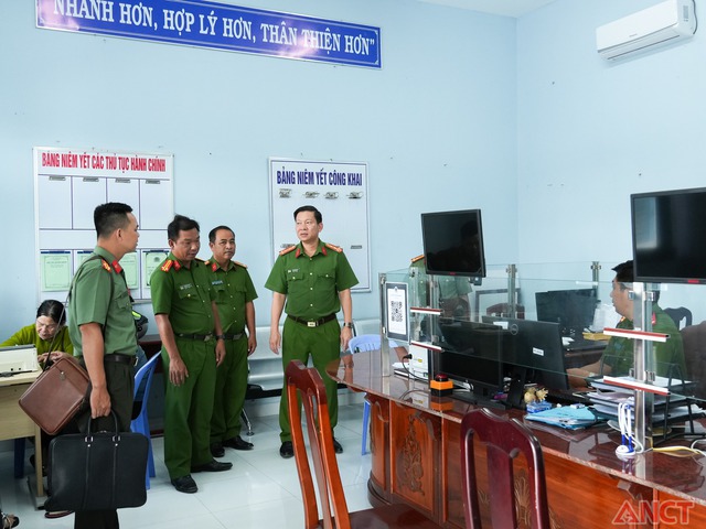 Công an xã Trường Long Tây làm tốt công tác đảm bảo an ninh trật tự- Ảnh 1. Công an xã Trường Long Tây làm tốt công tác đảm bảo an ninh trật tự- Ảnh 1.