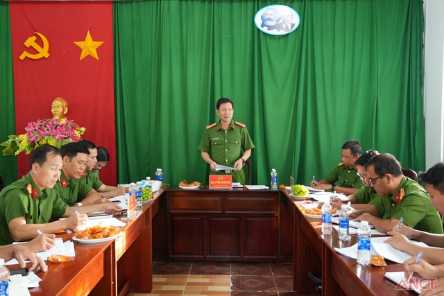 Công an xã Trường Long Tây làm tốt công tác đảm bảo an ninh trật tự- Ảnh 2. Công an xã Trường Long Tây làm tốt công tác đảm bảo an ninh trật tự- Ảnh 2.