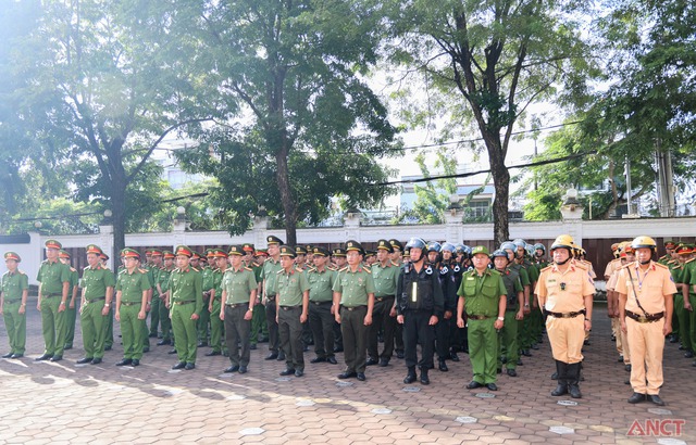 Công an TP Cần Thơ ra mắt Tổ tuần tra, kiểm soát an ninh trật tự- Ảnh 2. Công an TP Cần Thơ ra mắt Tổ tuần tra, kiểm soát an ninh trật tự- Ảnh 2.