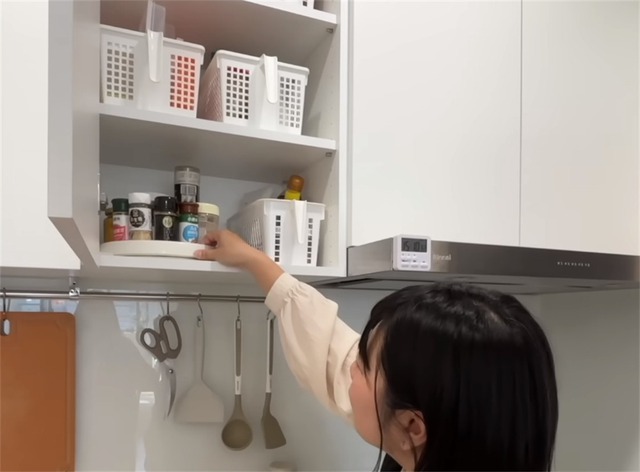 Trố mắt trước căn hộ tinh tươm của người phụ nữ trung niên: "Thần chú" ít đồ, việc nhà tự động giảm một nửa!- Ảnh 11. Trố mắt trước căn hộ tinh tươm của người phụ nữ trung niên: "Thần chú" ít đồ, việc nhà tự động giảm một nửa!- Ảnh 11.