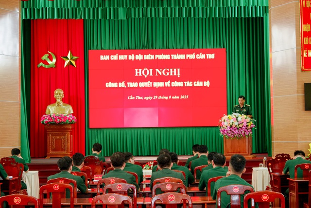 BĐBP TP Cần Thơ: Trao quyết định về công tác cán bộ- Ảnh 1. BĐBP TP Cần Thơ: Trao quyết định về công tác cán bộ- Ảnh 1.