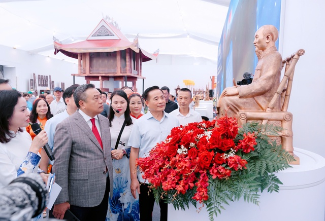 Hàng nghìn du khách tới tham quan, trải nghiệm Không gian Truyền thống và Sáng tạo Hà Nội dịp 2/9- Ảnh 1. Hàng nghìn du khách tới tham quan, trải nghiệm Không gian Truyền thống và Sáng tạo Hà Nội dịp 2/9- Ảnh 1.