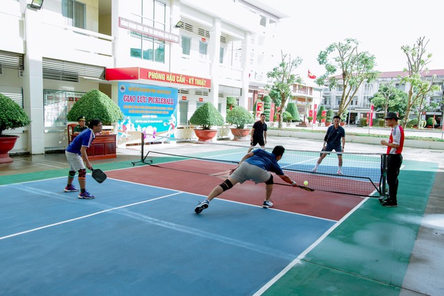 BĐBP TP Cần Thơ giao lưu thi đấu Pickleball chào mừng Quốc khánh 2/9- Ảnh 1. BĐBP TP Cần Thơ giao lưu thi đấu Pickleball chào mừng Quốc khánh 2/9- Ảnh 1.