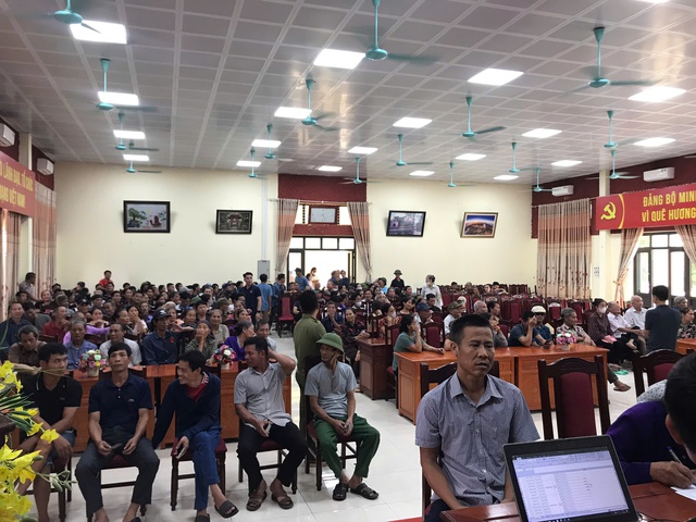Hà Nội: Người dân xã Minh Châu phấn khởi nhận quà Quốc khánh- Ảnh 9. Hà Nội: Người dân xã Minh Châu phấn khởi nhận quà Quốc khánh- Ảnh 9.