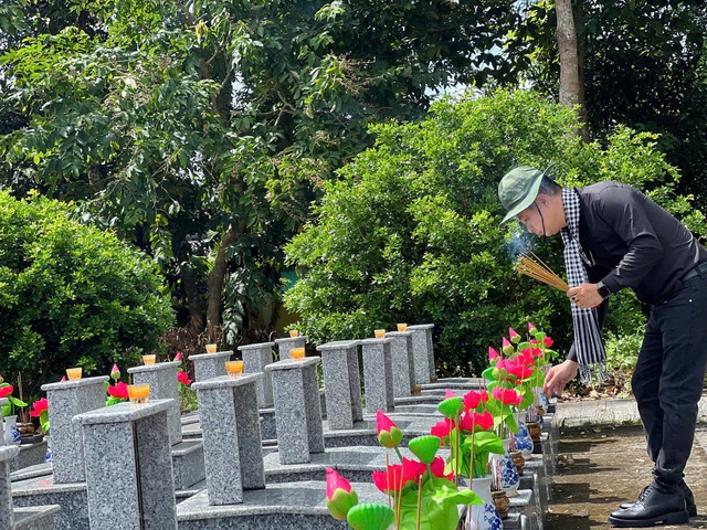 Kỉ lục gia Việt Nam Lê Anh Tuấn cùng “Chiến dịch kỳ nghỉ hồng 2025 - Bước chân tử tế”- Ảnh 6. Kỉ lục gia Việt Nam Lê Anh Tuấn cùng “Chiến dịch kỳ nghỉ hồng 2025 - Bước chân tử tế”- Ảnh 6.