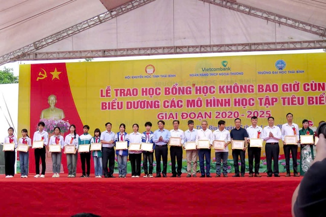 Hưng Yên: Người giữ “báu vật” làng và tinh thần học tập suốt đời- Ảnh 3. Hưng Yên: Người giữ “báu vật” làng và tinh thần học tập suốt đời- Ảnh 3.
