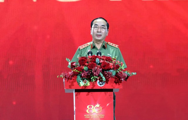 Chương trình nghệ thuật “Khát vọng cống hiến” và giao lưu giữa các điển hình tiên tiến trong phong trào thi đua “Vì an ninh Tổ Quốc” - Ảnh 8.