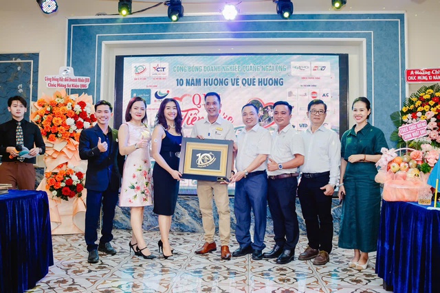 QNG: 10 năm - một chặng đường của nghĩa tình, đoàn kết và phát triển- Ảnh 2. QNG: 10 năm - một chặng đường của nghĩa tình, đoàn kết và phát triển- Ảnh 2.
