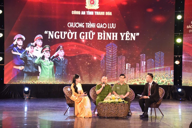 Thanh Hóa: Ấn tượng Chương trình giao lưu nghệ thuật “Người giữ bình yên”- Ảnh 4. Thanh Hóa: Ấn tượng Chương trình giao lưu nghệ thuật “Người giữ bình yên”- Ảnh 4.