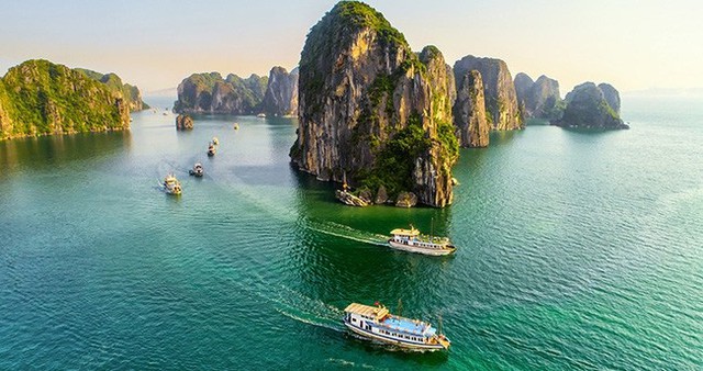 Quảng Ninh: Triển khai đồng bộ các giải pháp khai thác hiệu quả tiềm năng du lịch- Ảnh 2. Quảng Ninh: Triển khai đồng bộ các giải pháp khai thác hiệu quả tiềm năng du lịch- Ảnh 2.