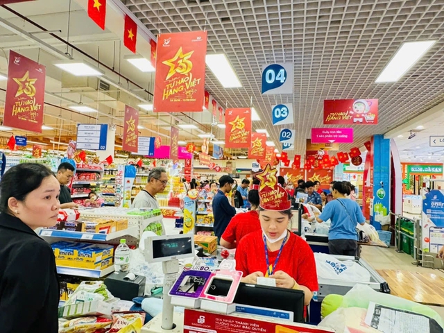 Đẩy mạnh phát triển thị trường trong nước, kích cầu tiêu dùng hàng Việt- Ảnh 1.