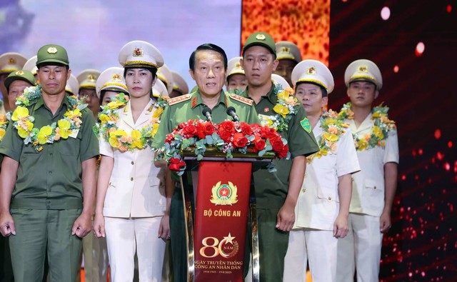 Thủ tướng Phạm Minh Chính dự Đại hội Thi đua "Vì an ninh Tổ quốc" lần thứ IX- Ảnh 8.