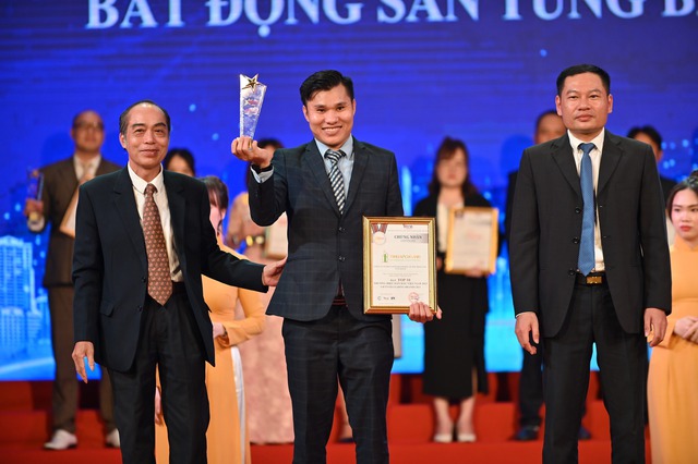 Tùng Bách Land - 4 năm liên tiếp gây tiếng vang lớn với giải thưởng uy tín ngành bất động sản- Ảnh 5. Tùng Bách Land - 4 năm liên tiếp gây tiếng vang lớn với giải thưởng uy tín ngành bất động sản- Ảnh 5.