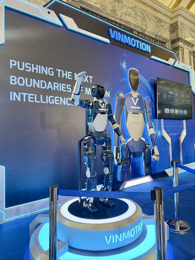 Điều bất ngờ về robot hình người 'Make in Vietnam': Tự chủ từ thiết kế, chế tạo, tới phần cứng, phần mềm- Ảnh 1. Điều bất ngờ về robot hình người 'Make in Vietnam': Tự chủ từ thiết kế, chế tạo, tới phần cứng, phần mềm- Ảnh 1.