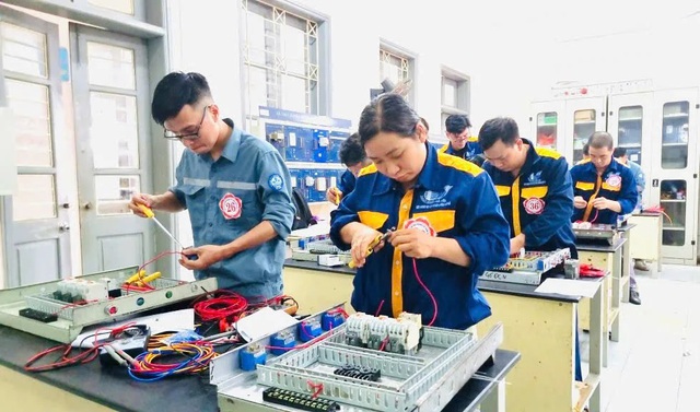 Hà Nội: Tôn vinh 11 nghề qua Hội thi Thợ giỏi thành phố năm 2025- Ảnh 1. Hà Nội: Tôn vinh 11 nghề qua Hội thi Thợ giỏi thành phố năm 2025- Ảnh 1.