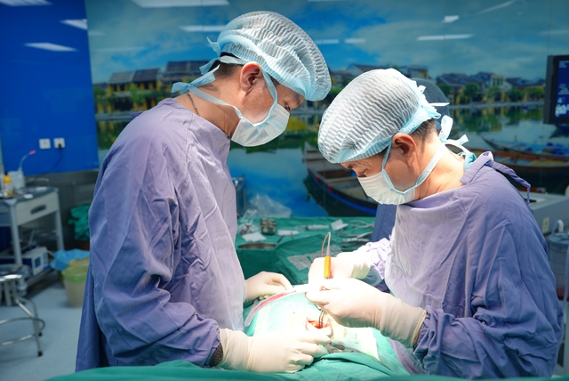 Tăng cường hợp tác chuyên môn quốc tế trong lĩnh vực phẫu thuật chấn thương chỉnh hình- Ảnh 7. Tăng cường hợp tác chuyên môn quốc tế trong lĩnh vực phẫu thuật chấn thương chỉnh hình- Ảnh 7.