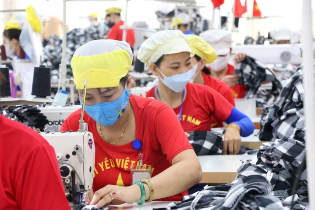 Nghệ An “vượt bão”, quyết tâm đạt mục tiêu tăng trưởng- Ảnh 3. Nghệ An “vượt bão”, quyết tâm đạt mục tiêu tăng trưởng- Ảnh 3.