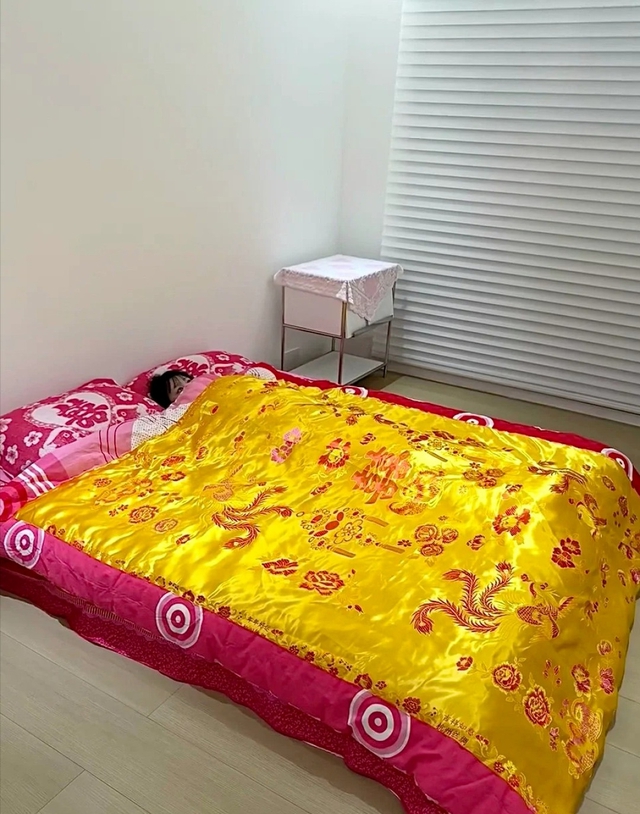 Mẹ tôi - người phụ nữ 50 tuổi lần đầu mua hàng online: Cái kết "chảy máu mắt", tôi cạn lời...- Ảnh 7.