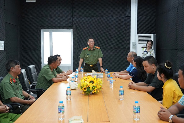 Công an TP Cần Thơ làm việc với Công an khu công nghiệp Sông Hậu- Ảnh 2.