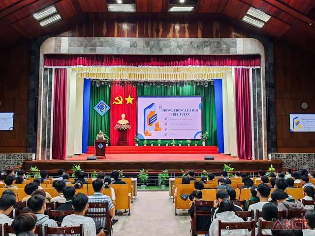 Đồng hành cùng sinh viên Đại học Cần Thơ “giải mã” chiêu trò lừa đảo trực tuyến- Ảnh 1.