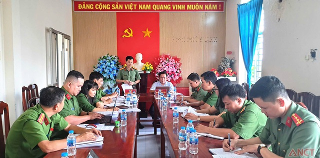 Lãnh đạo Công an TP Cần Thơ kiểm tra các mặt công tác tại Công an xã Thạnh Xuân- Ảnh 1.