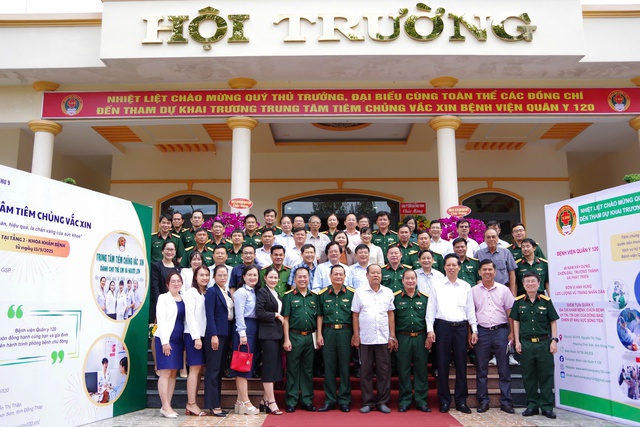 Bệnh viện Quân y 120 khai trương Trung tâm Tiêm chủng vắc xin- Ảnh 3. Bệnh viện Quân y 120 khai trương Trung tâm Tiêm chủng vắc xin- Ảnh 3.