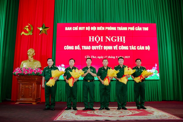 BĐBP TP Cần Thơ trao quyết định về công tác cán bộ- Ảnh 3.