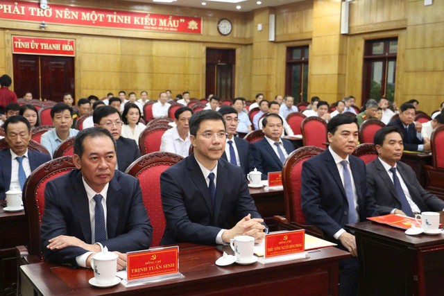 Công bố quyết định của Bộ Chính trị, Ban Bí thư về nhân sự Phó Bí thư Tỉnh ủy Thanh Hóa- Ảnh 1.