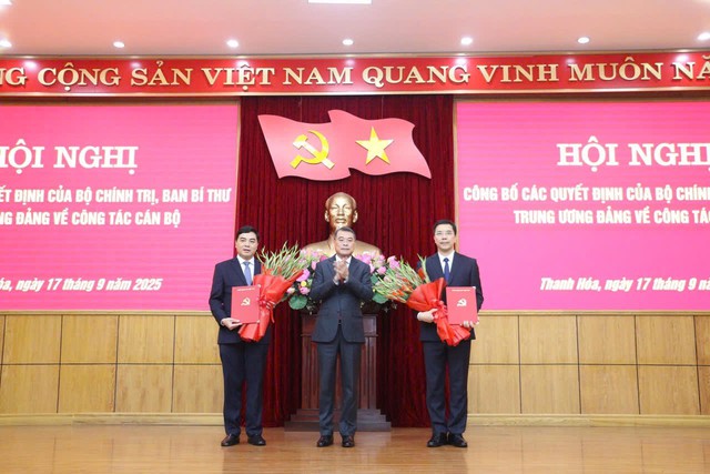Công bố quyết định của Bộ Chính trị, Ban Bí thư về nhân sự Phó Bí thư Tỉnh ủy Thanh Hóa- Ảnh 3.